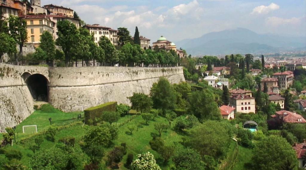 Donizetti Royal Hotel Bergamo Luaran gambar